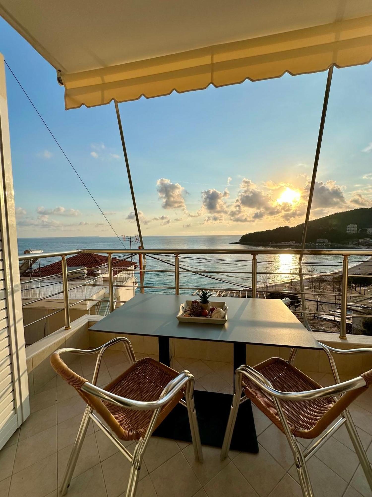 Fane'S Apartments Himare Esterno foto