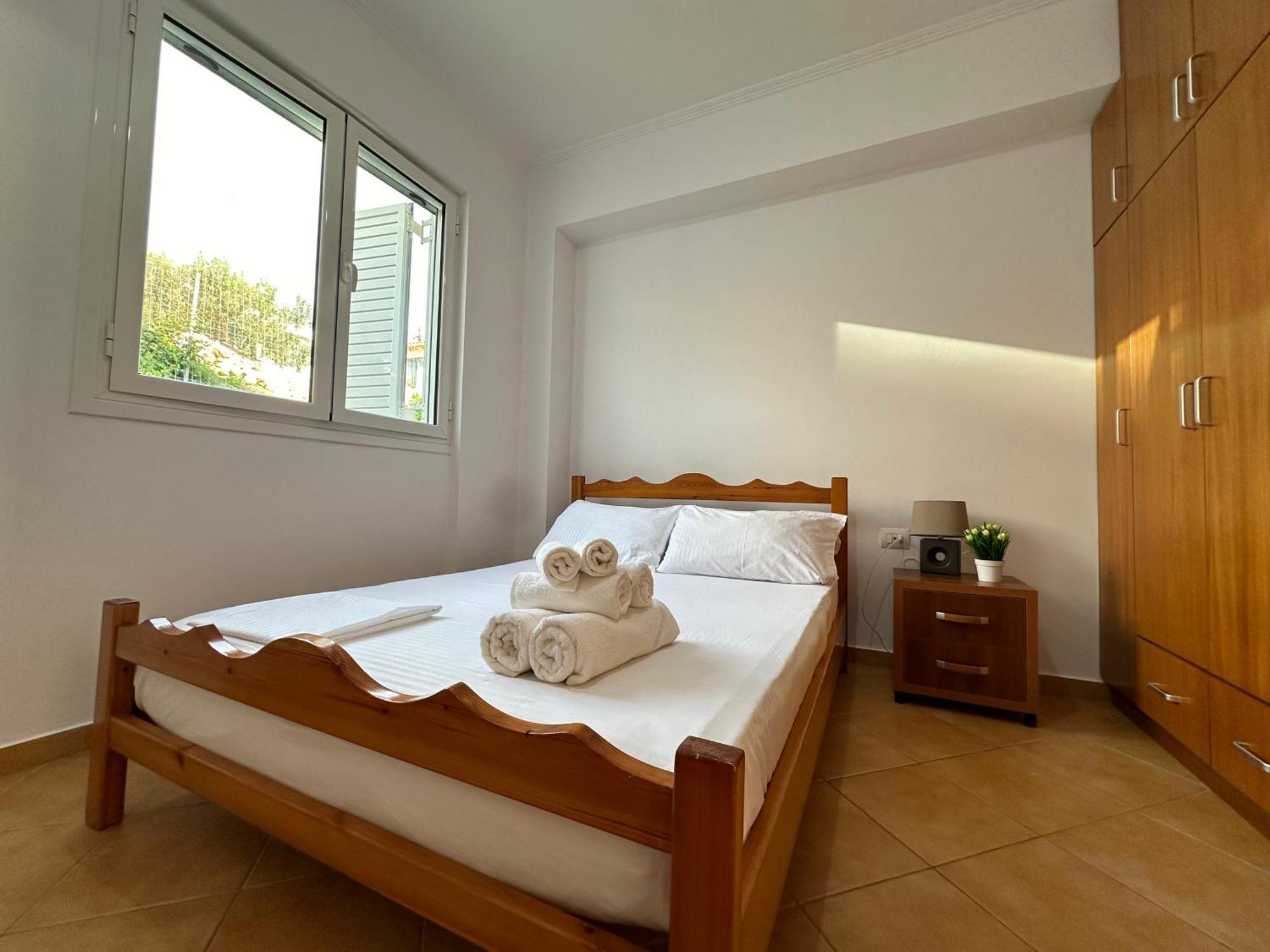 Fane'S Apartments Himare Esterno foto