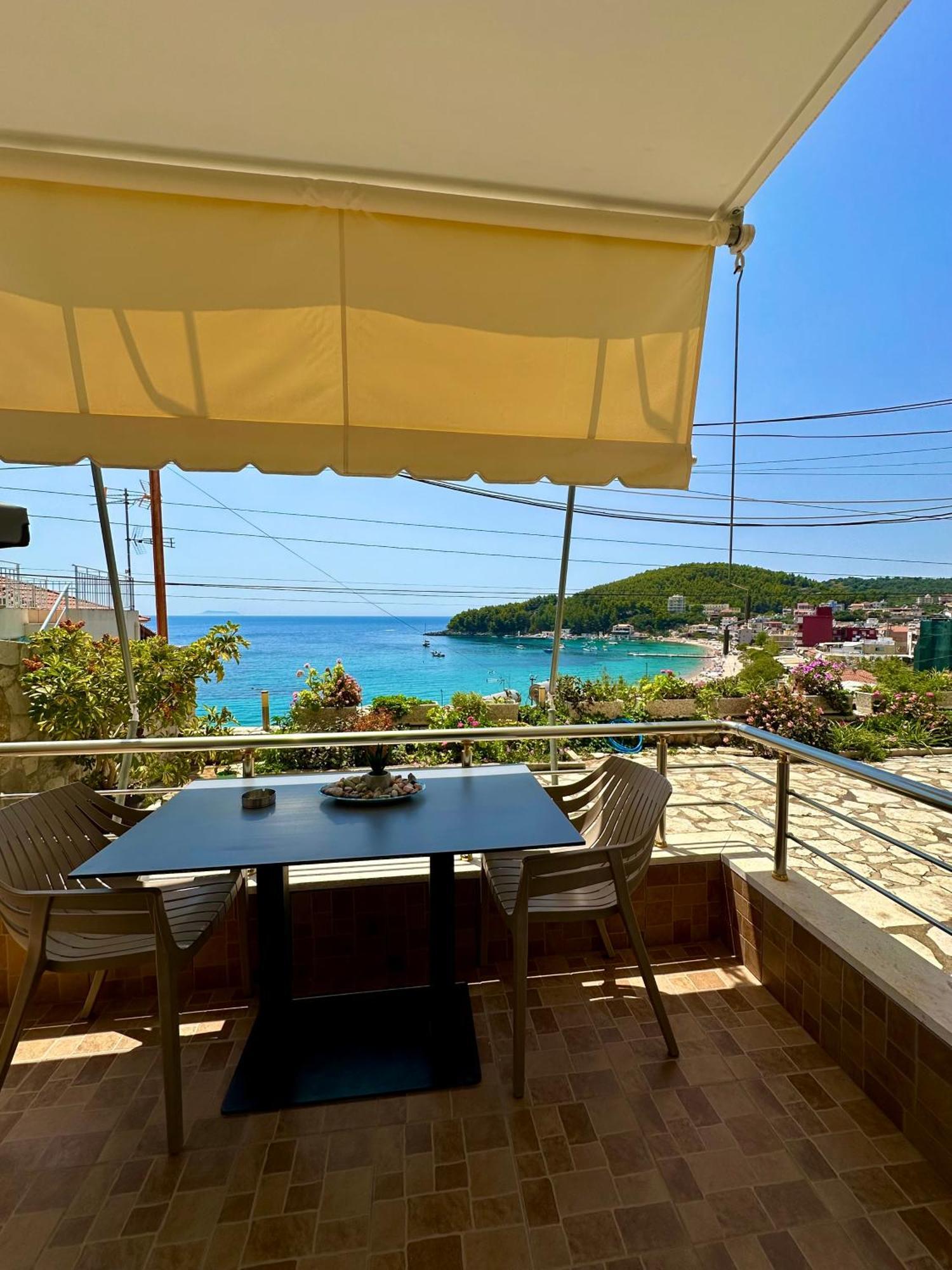 Fane'S Apartments Himare Esterno foto