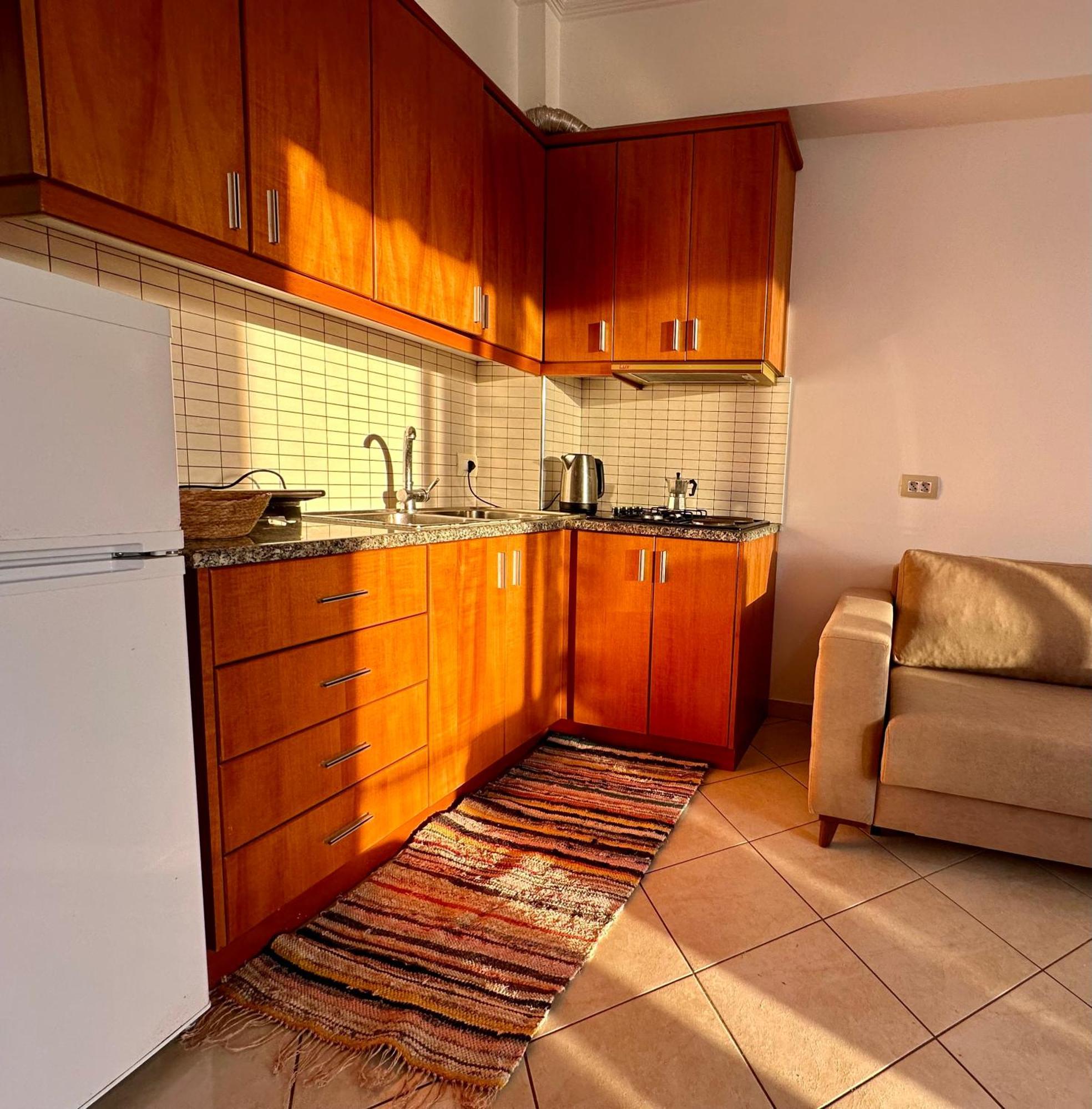 Fane'S Apartments Himare Esterno foto